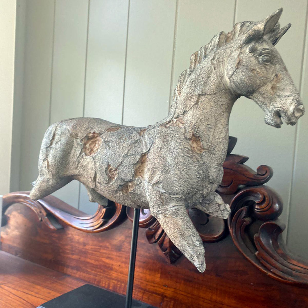 Caballo Horse Statue